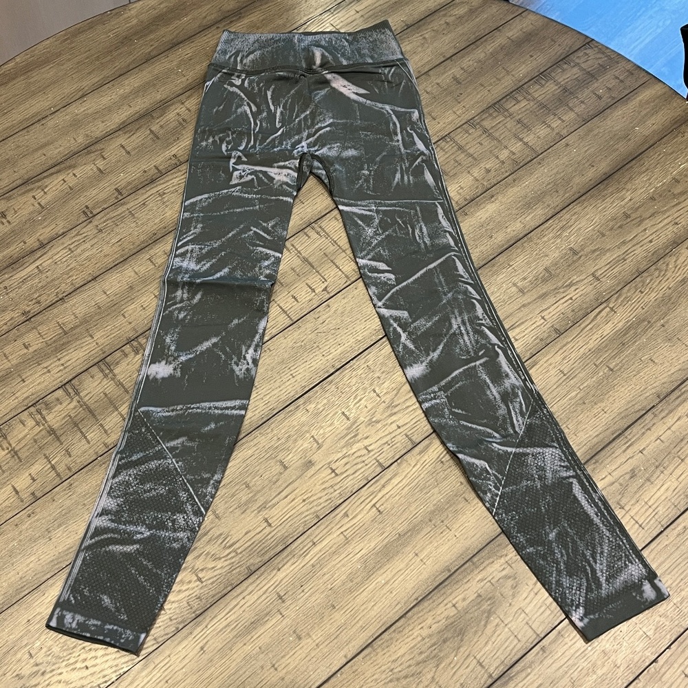 Lululemon Ebb To Street Tight *Wash Stone Wash Graphite Grey Leggings NWOT 2 4